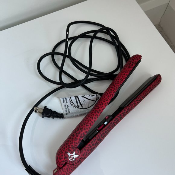KOR Professional Ceramic Hair Straightening Flat Iron - Picture 3 of 3
